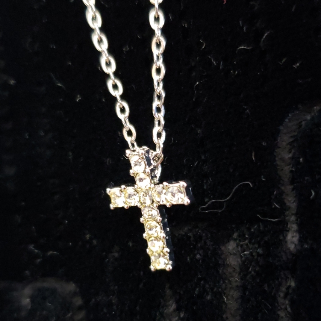 Cookie Lee Jewelry Kids Cross Necklace 20$